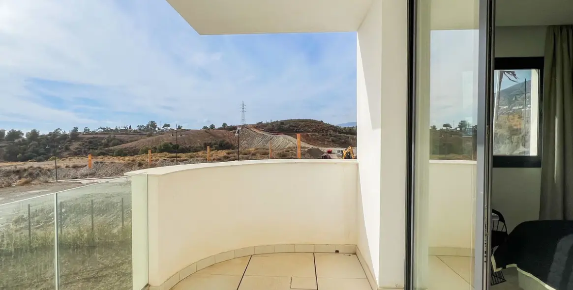 Продажа апартаментов на среднем этаже в Higueron 38