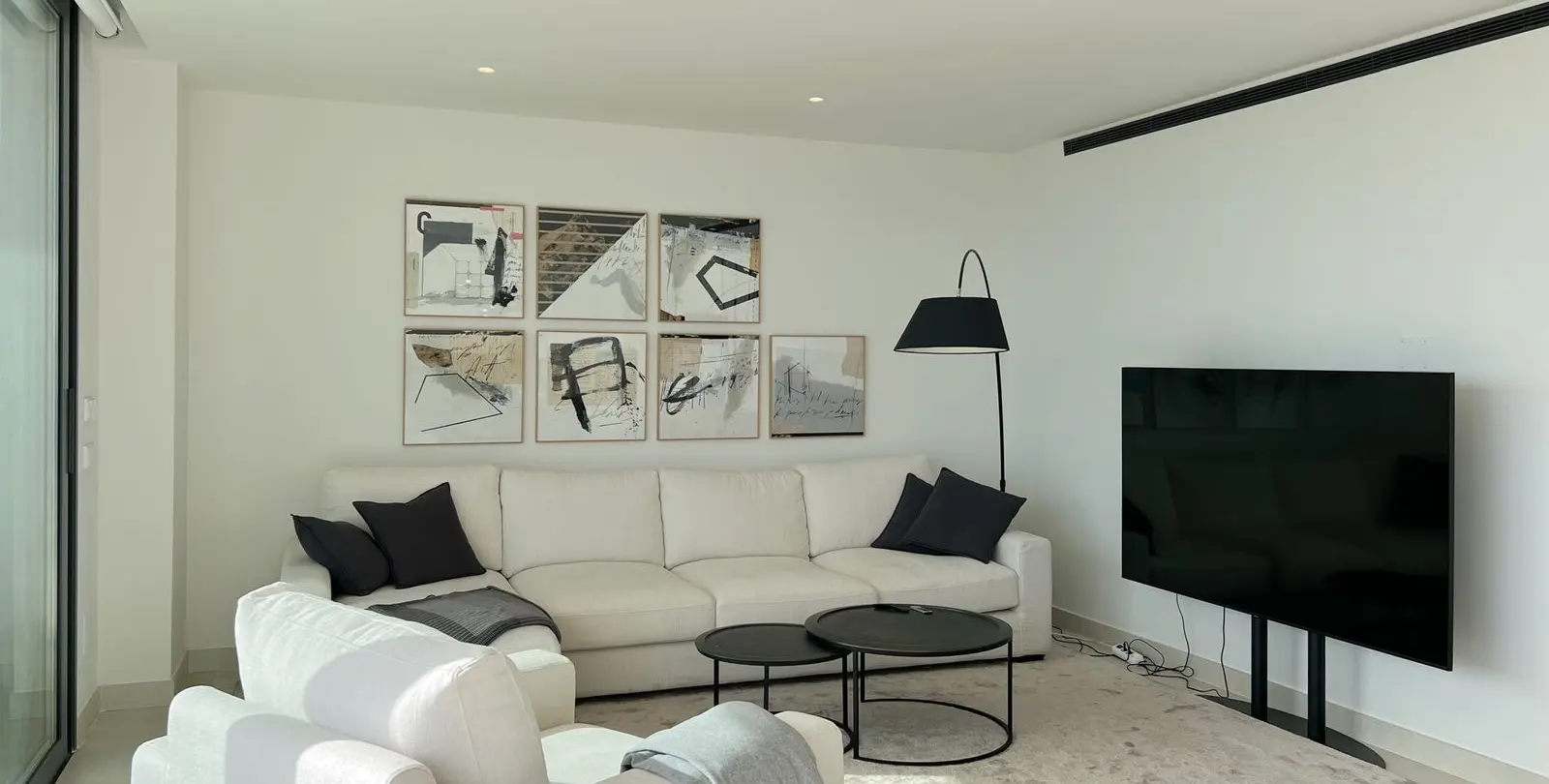 Venta de apartamento en planta media en Higueron 9