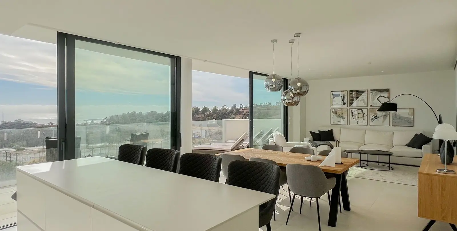 Venta de apartamento en planta media en Higueron 11