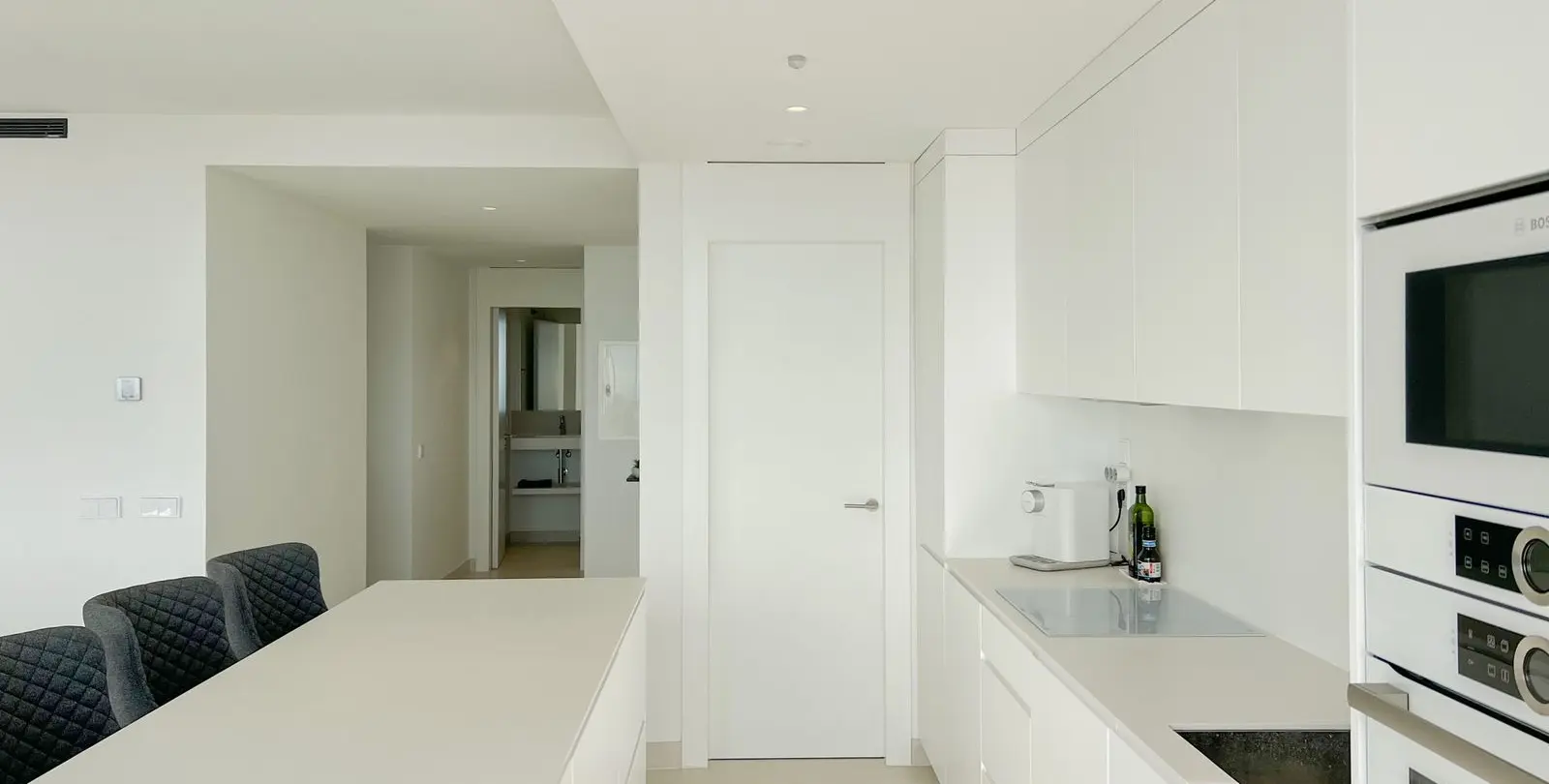 Venta de apartamento en planta media en Higueron 15
