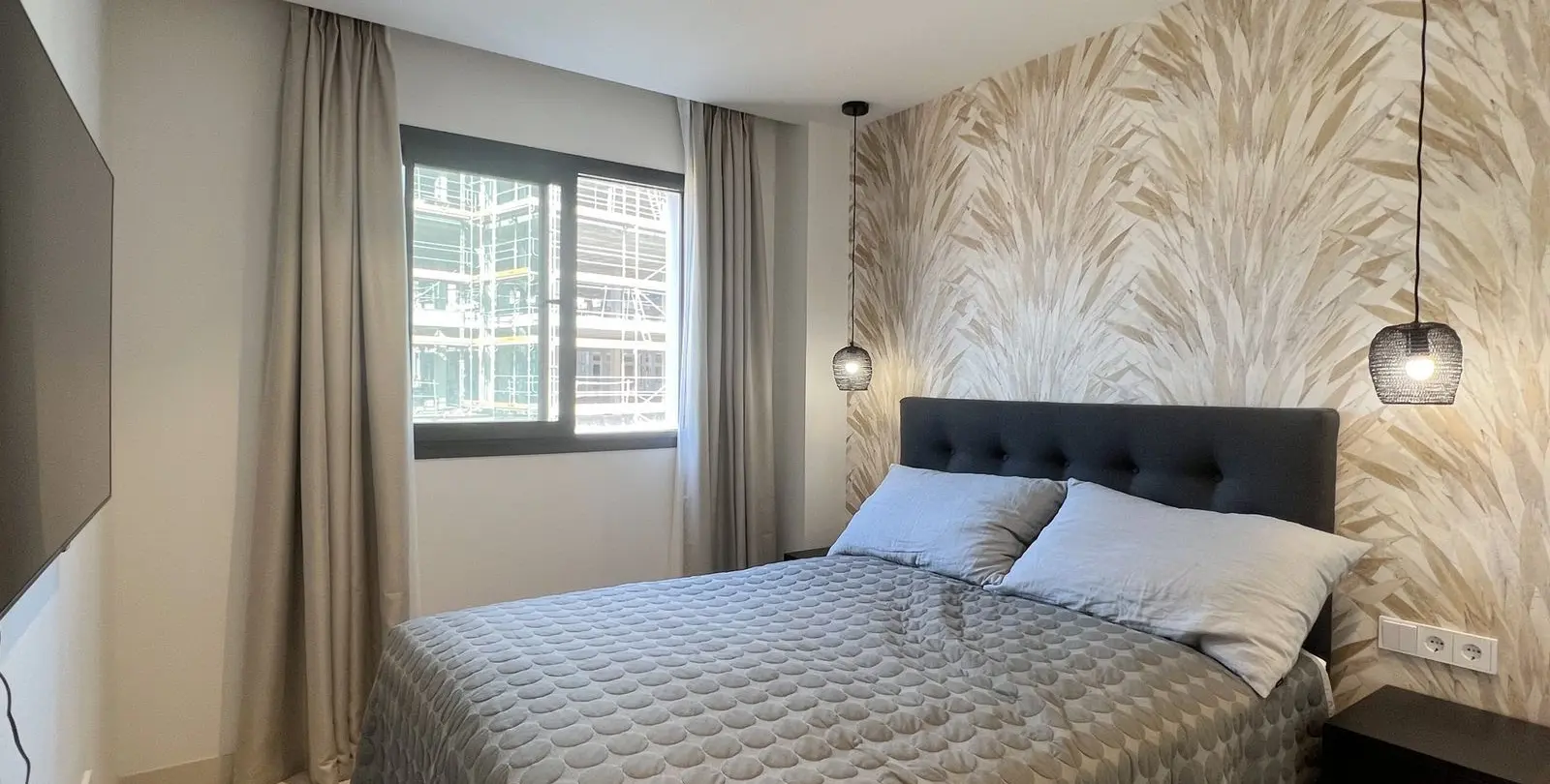 Venta de apartamento en planta media en Higueron 21