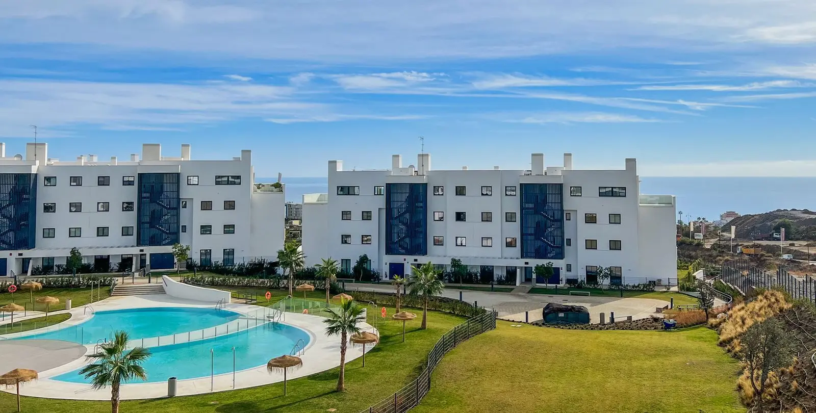 Venta de apartamento en planta media en Higueron 41
