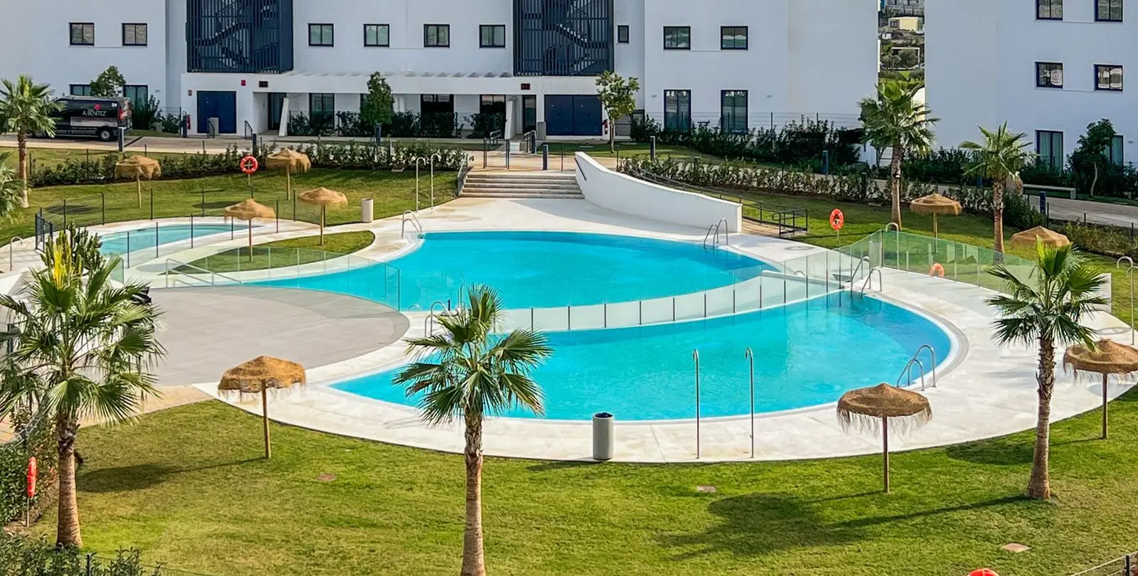 Venta de apartamento en planta media en Higueron 43