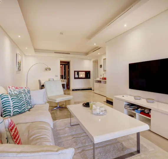 Middle floor apartment R5142685