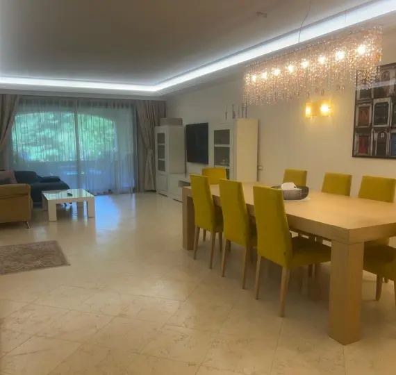 Продажа апартаментов на среднем этаже в Guadalmina Baja