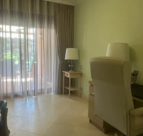 Продажа апартаментов на среднем этаже в Guadalmina Baja