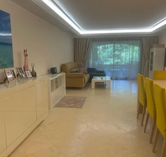 Продажа апартаментов на среднем этаже в Guadalmina Baja