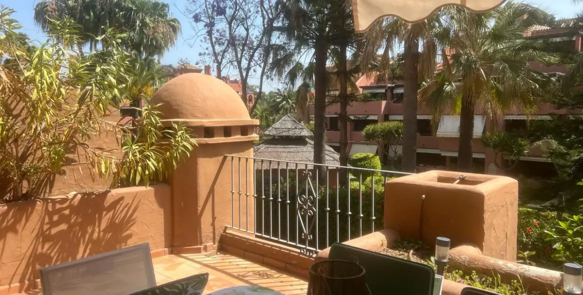 Sale of middle floor apartment in Guadalmina Baja 8