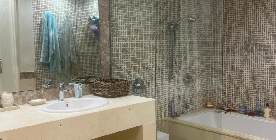 Sale of middle floor apartment in Guadalmina Baja 14