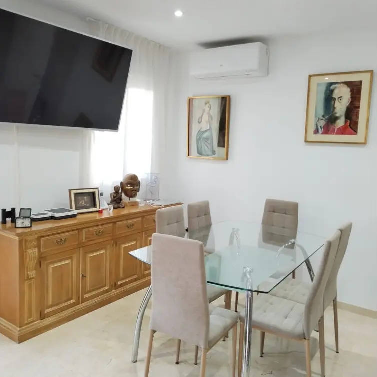 Venta de apartamento en planta media en Marbella