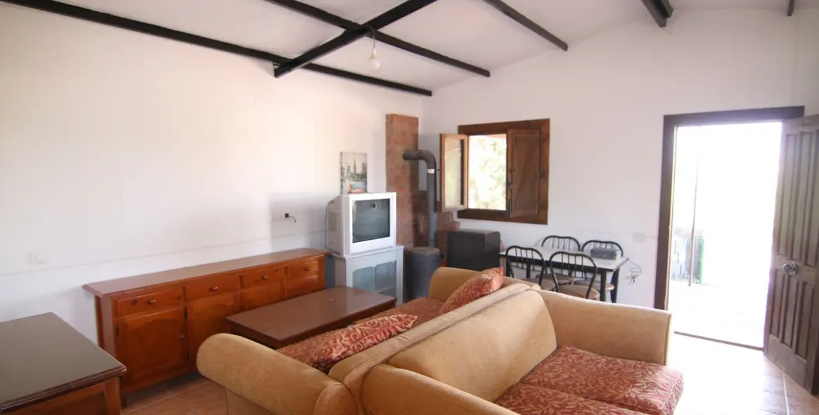 Sale of detached villa in Pizarra 13
