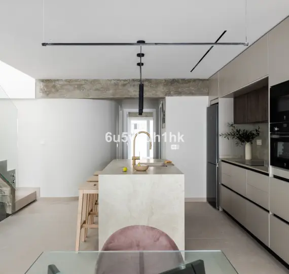 Таунхаус R5168527