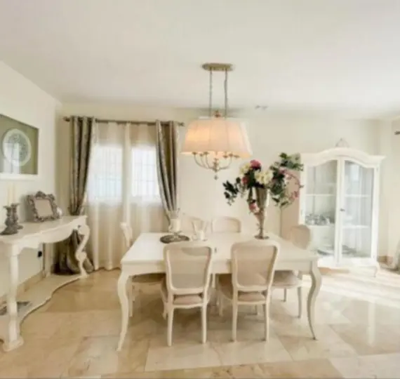 Продажа  отдельно стоящей виллы в San Roque