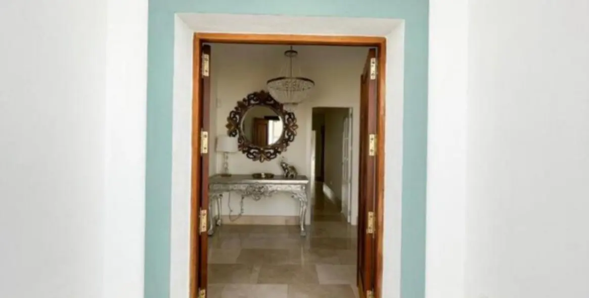 Продажа  отдельно стоящей виллы в San Roque 6