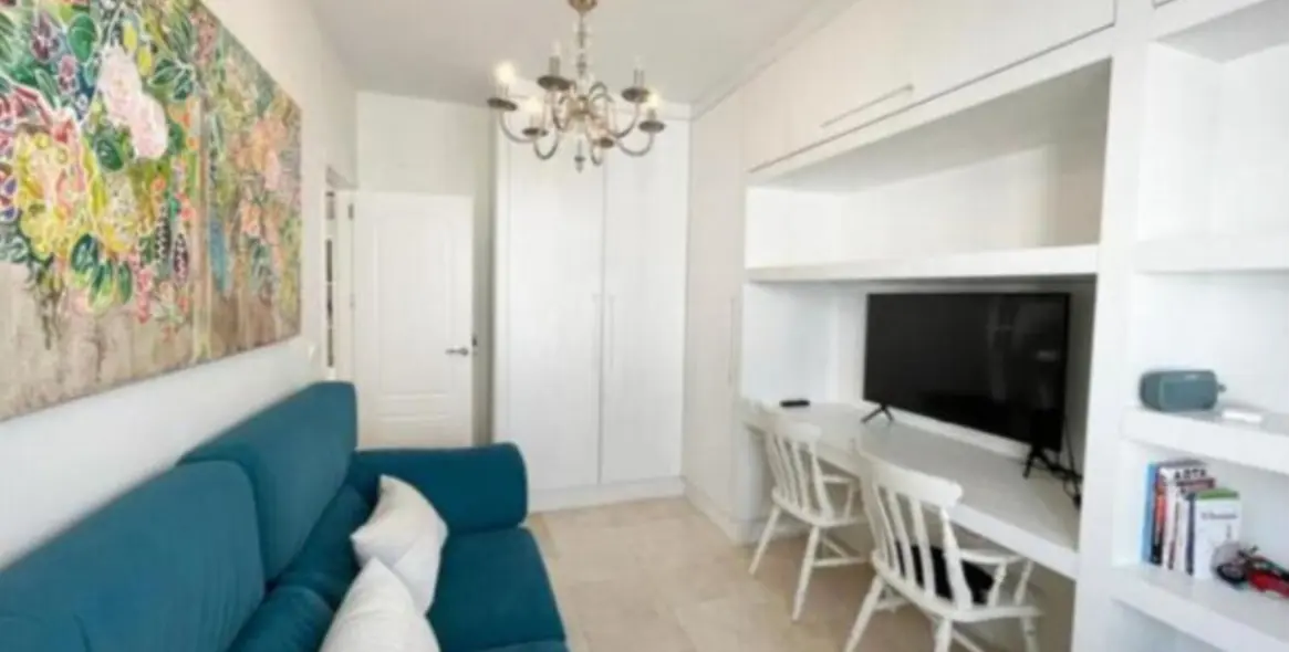 Продажа  отдельно стоящей виллы в San Roque 17