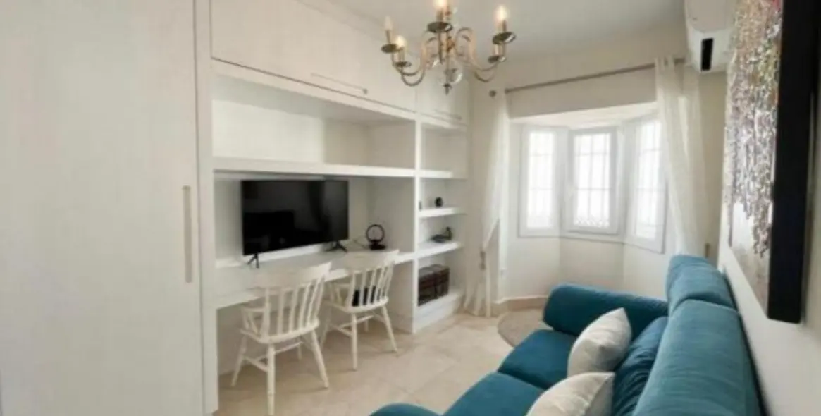 Продажа  отдельно стоящей виллы в San Roque 18