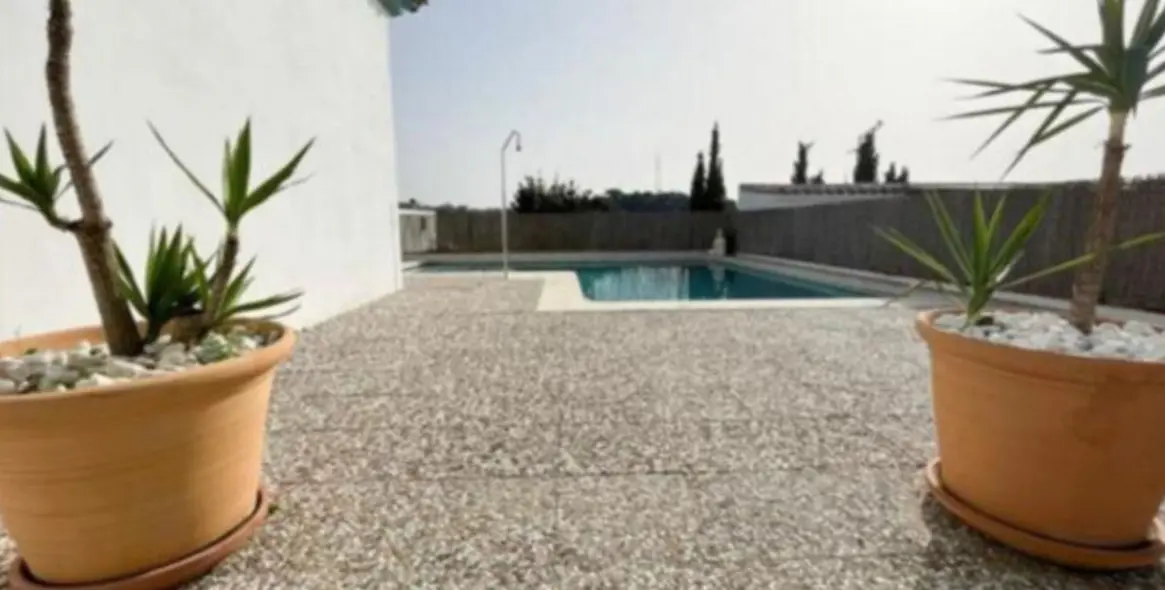 Продажа  отдельно стоящей виллы в San Roque 19