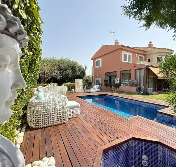 Detached villa R5138023