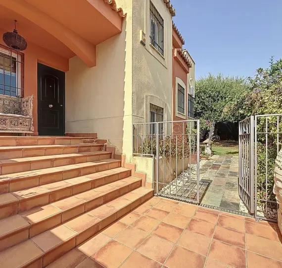 Detached villa R5138023