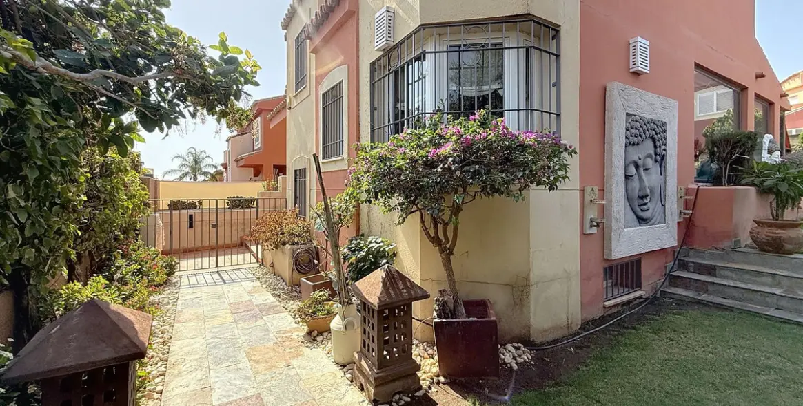 Sale of detached villa in Torre del Mar 6
