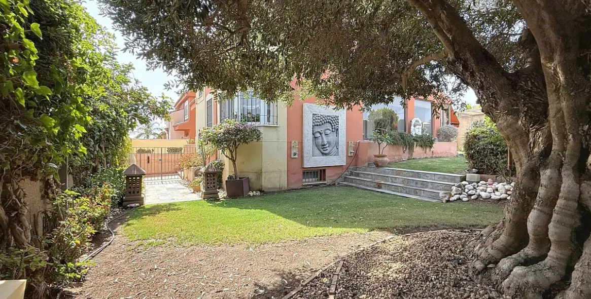 Sale of detached villa in Torre del Mar 10