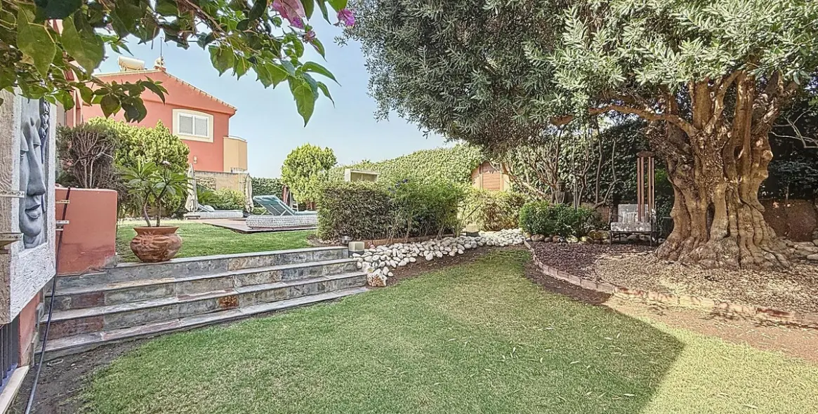 Sale of detached villa in Torre del Mar 19