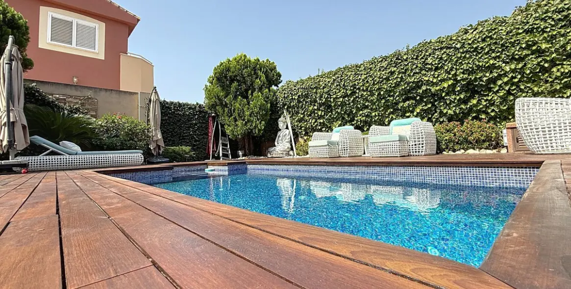 Продажа  отдельно стоящей виллы в Torre del Mar 26