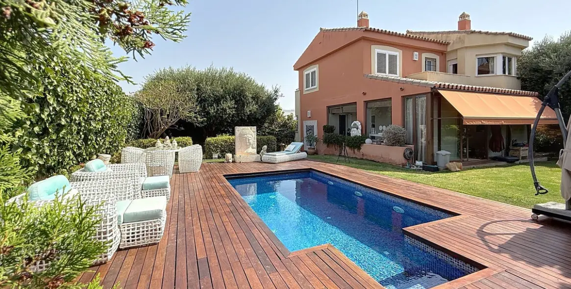 Продажа  отдельно стоящей виллы в Torre del Mar 27