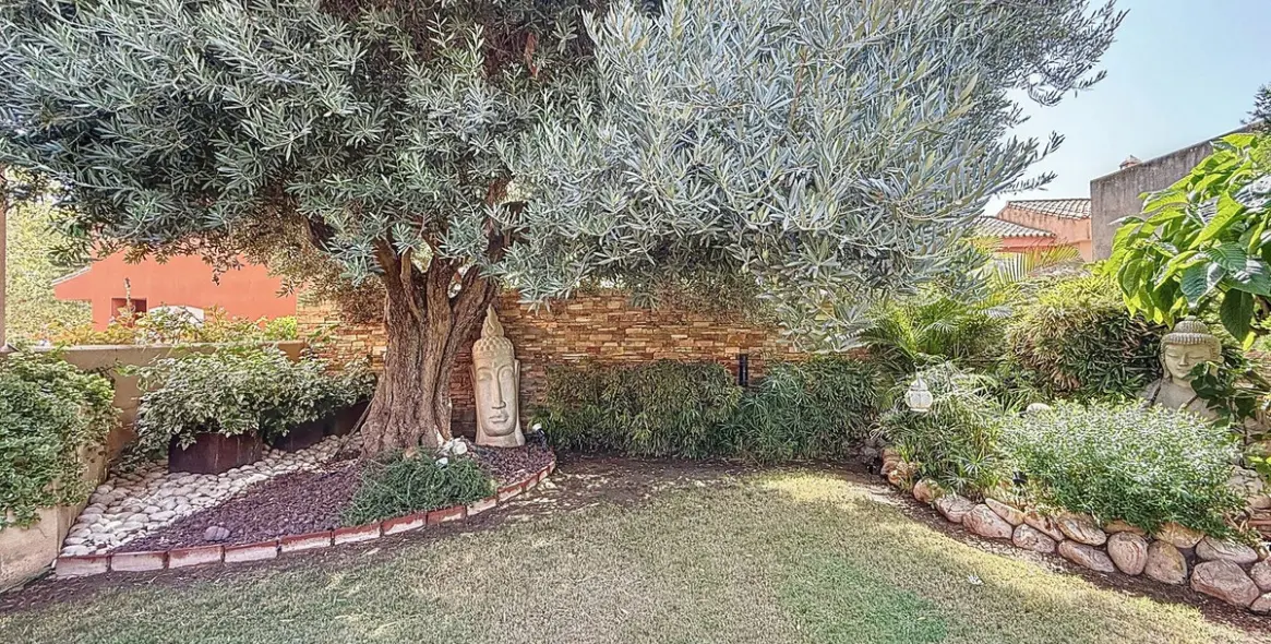 Продажа  отдельно стоящей виллы в Torre del Mar 36