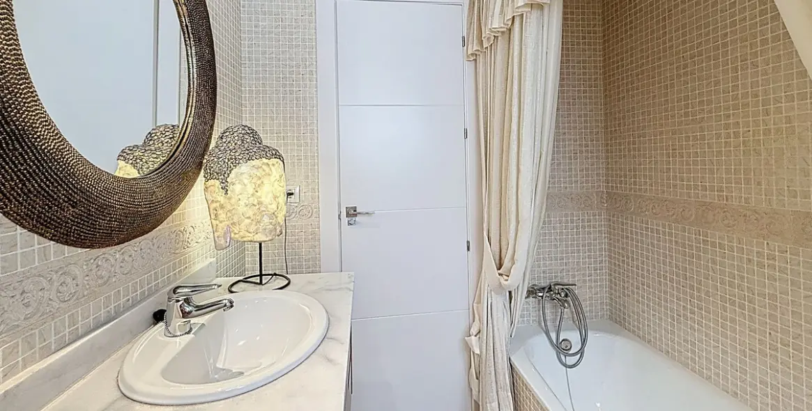 Продажа  отдельно стоящей виллы в Torre del Mar 81