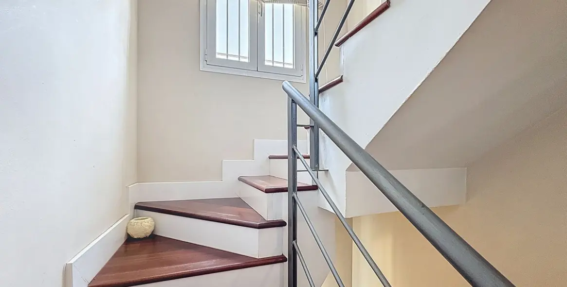 Продажа  отдельно стоящей виллы в Torre del Mar 97