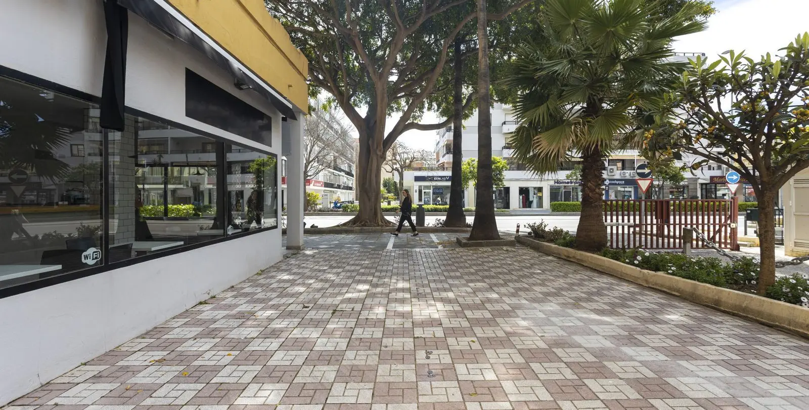 Sale of café in Marbella 3