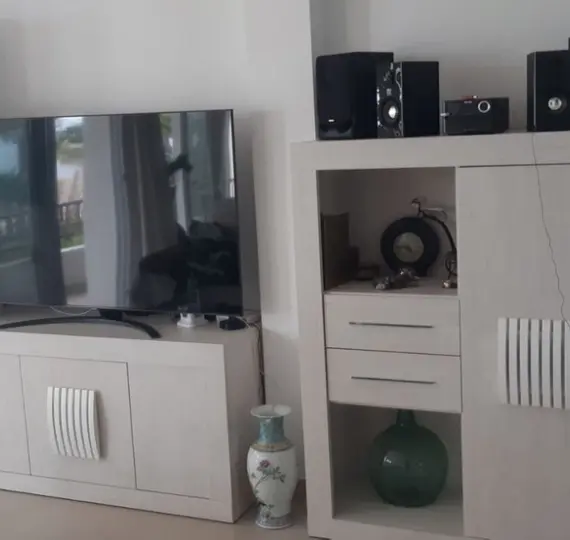 Sale of middle floor apartment in Estepona