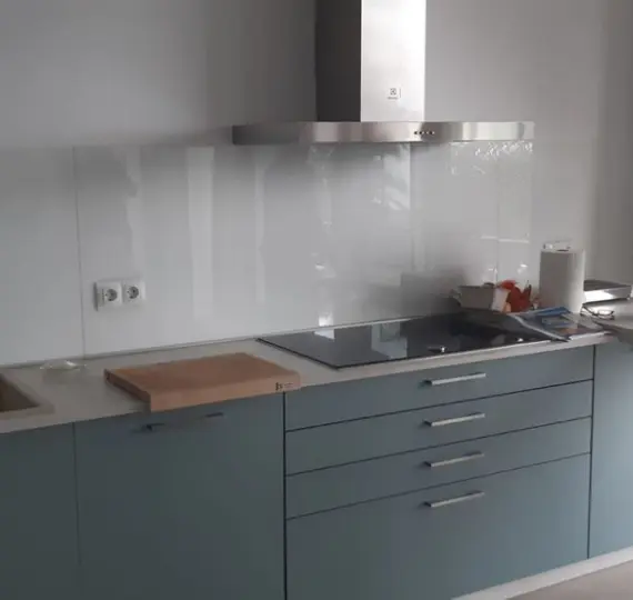 Sale of middle floor apartment in Estepona