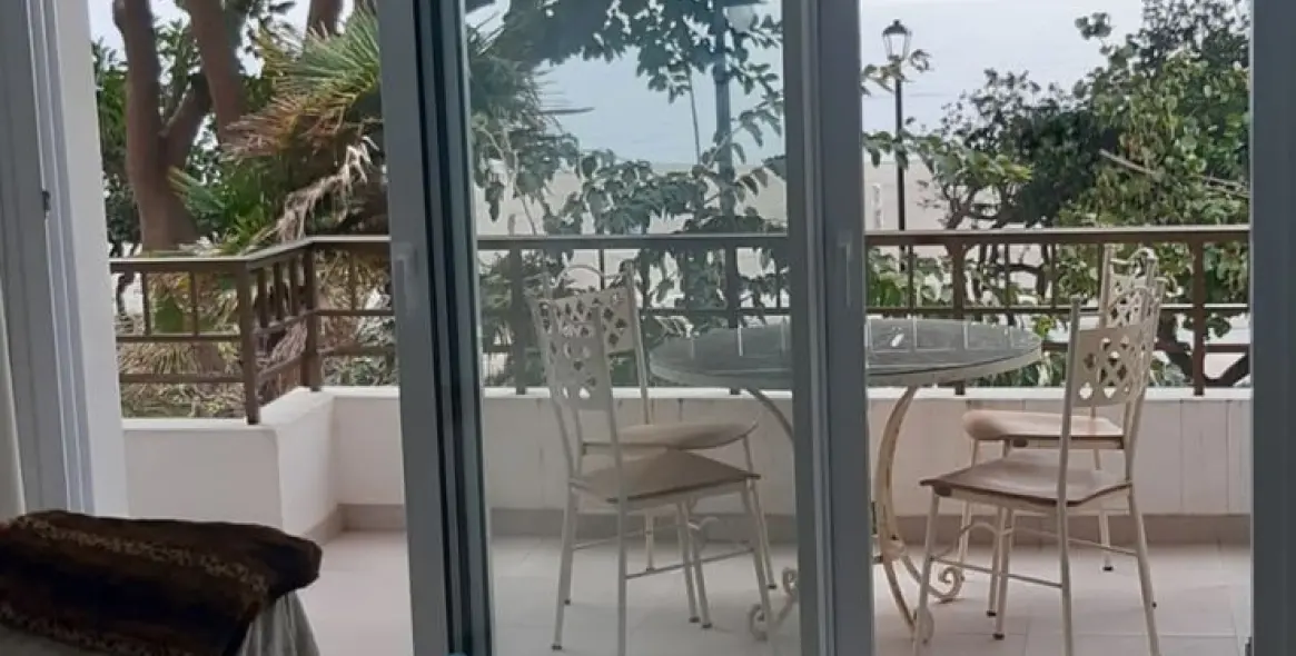 Продажа апартаментов на среднем этаже в Estepona 28