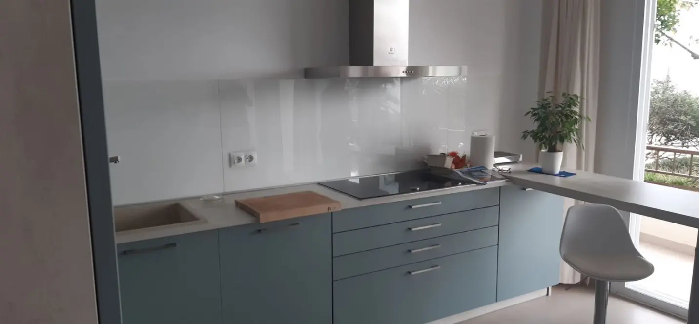 Venta de apartamento en planta media en Estepona 4