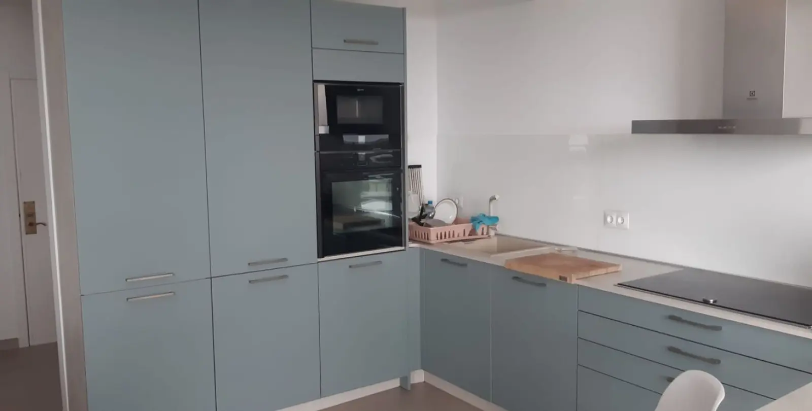 Sale of middle floor apartment in Estepona 24