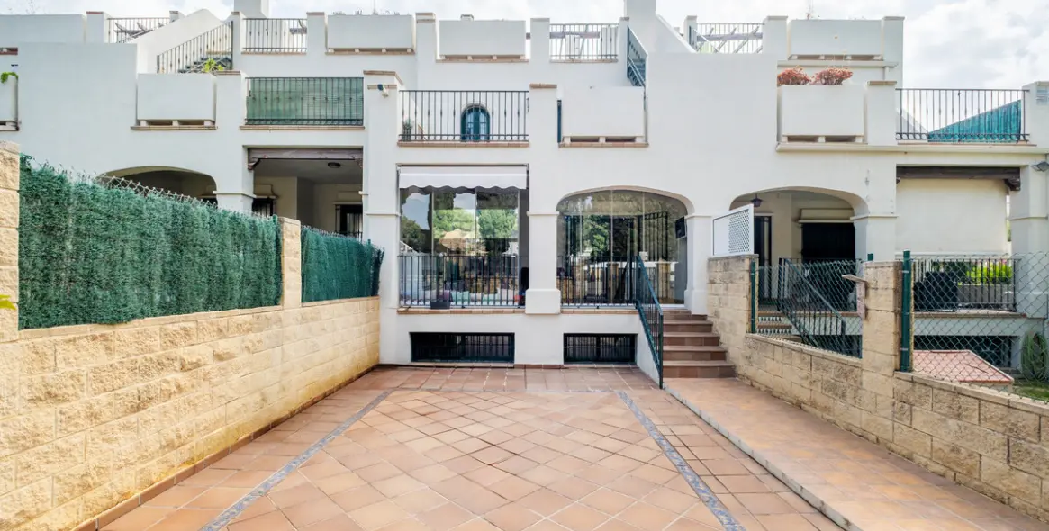 Sale of townhouse in Nagüeles 2