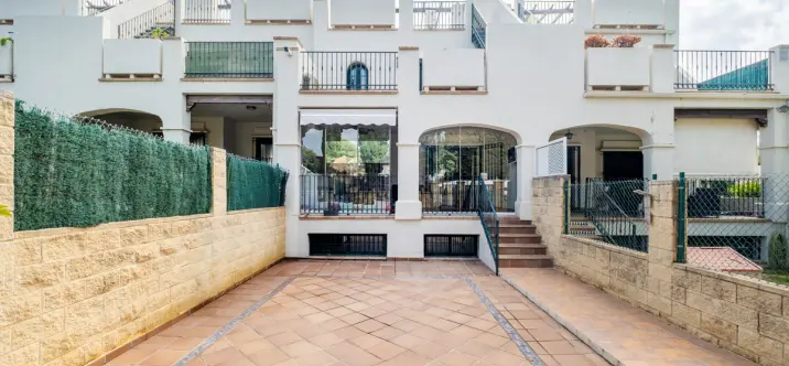 Sale of townhouse in Nagüeles 1