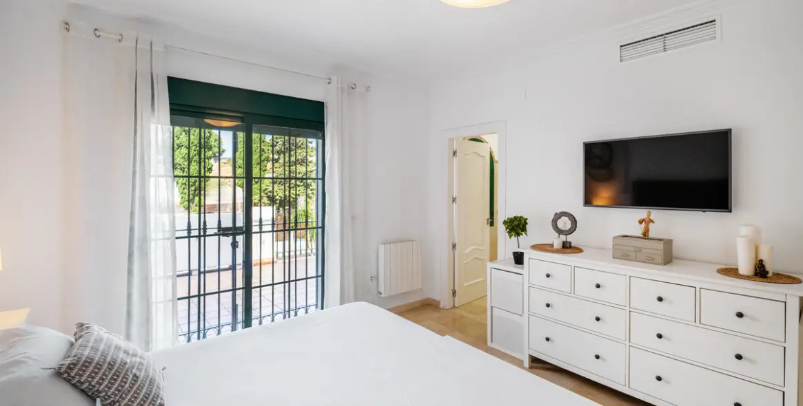 Sale of townhouse in Nagüeles 10