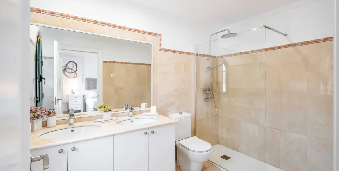 Sale of townhouse in Nagüeles 11