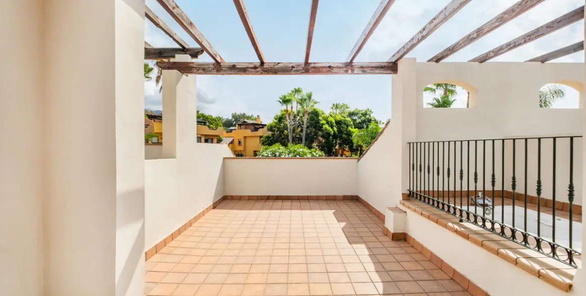 Sale of townhouse in Nagüeles 18