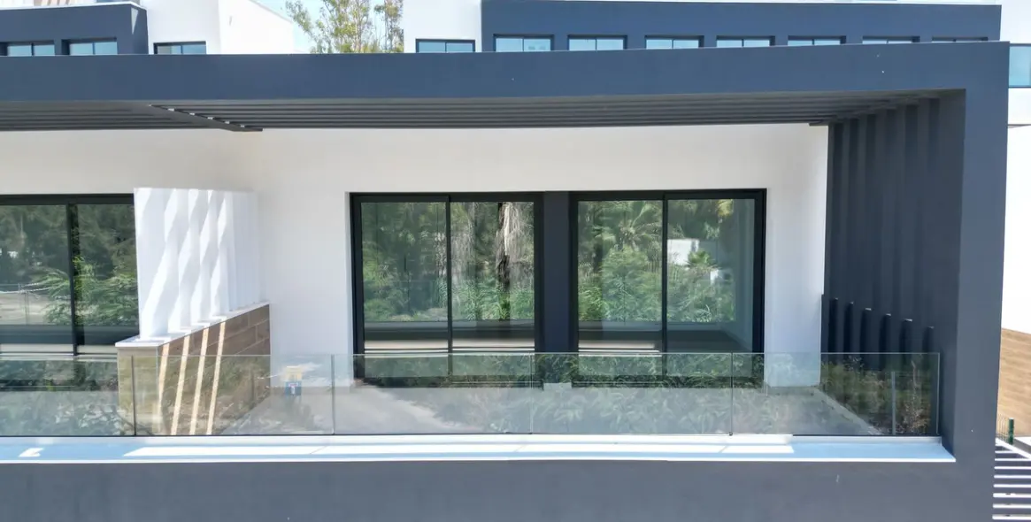 Sale of semi-detached house in Estepona 3