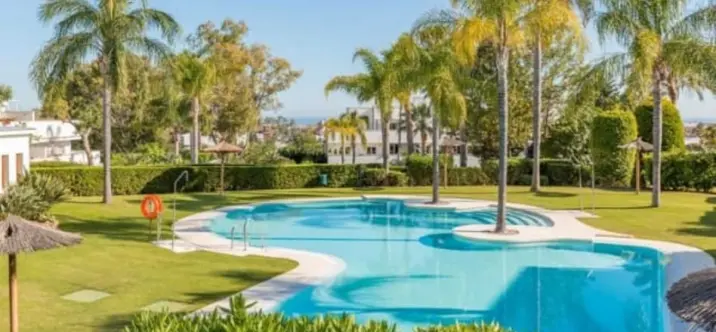 Sale of penthouse in Nueva Andalucía 0