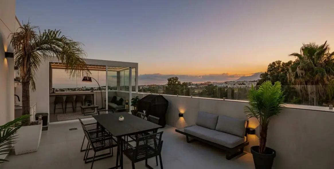 Sale of penthouse in Nueva Andalucía 3