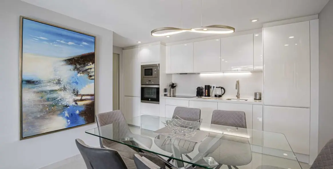 Sale of penthouse in Nueva Andalucía 15