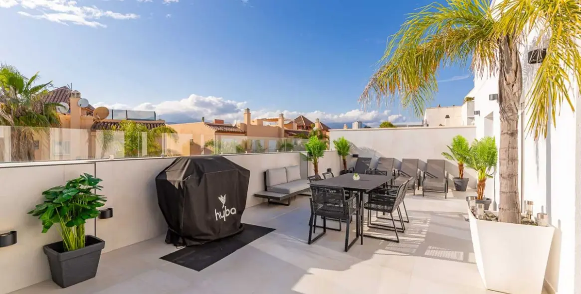 Sale of penthouse in Nueva Andalucía 23