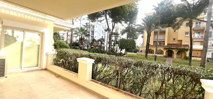 Продажа апартаментов на первом этаже в Puerto Banús 0