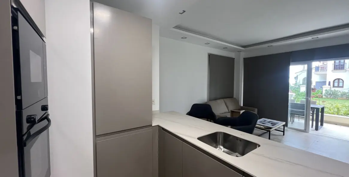 Продажа апартаментов на первом этаже в Puerto Banús 6