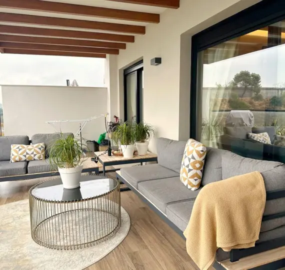 Sale of middle floor apartment in Nueva Andalucía